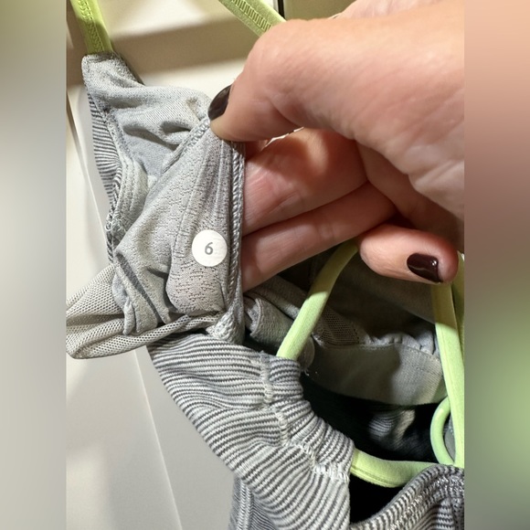 Lululemon Dancing Warrior Strappy Luon Yoga Tank size 4 built-in bra - Picture 5 of 11